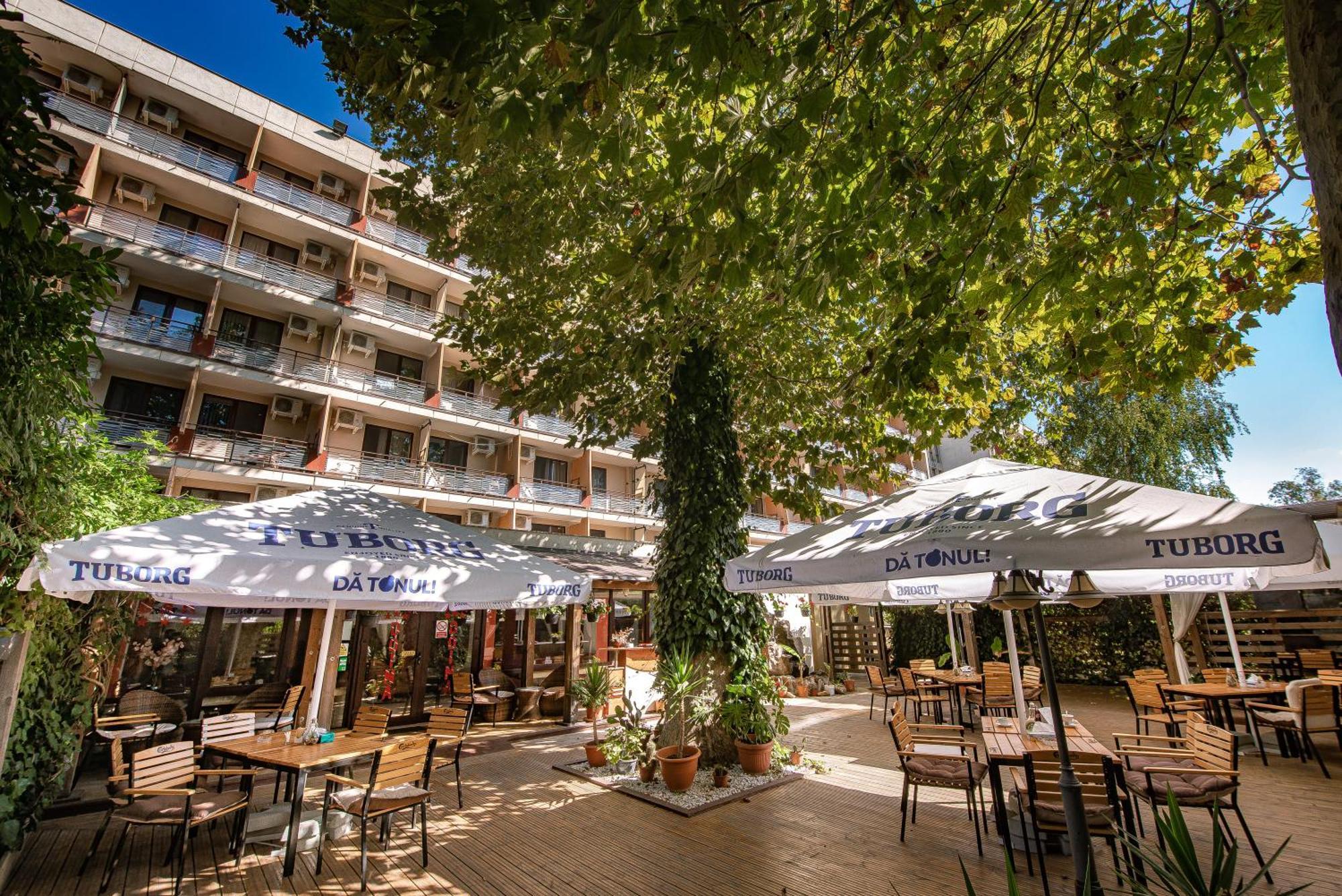 Hotel Doina เนพทุน ภายนอก รูปภาพ
